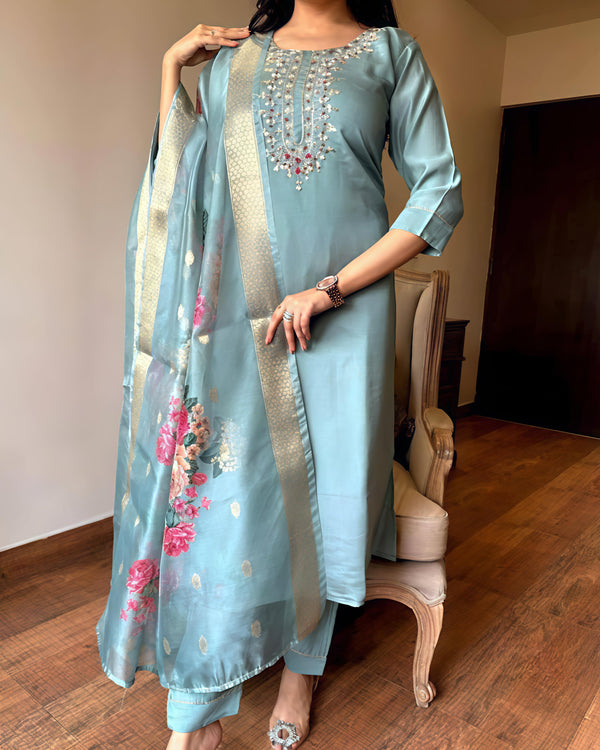 Women Embroidered Gadhawal Kurat Set with jecqard Printed Dupatta and Cotton Pents